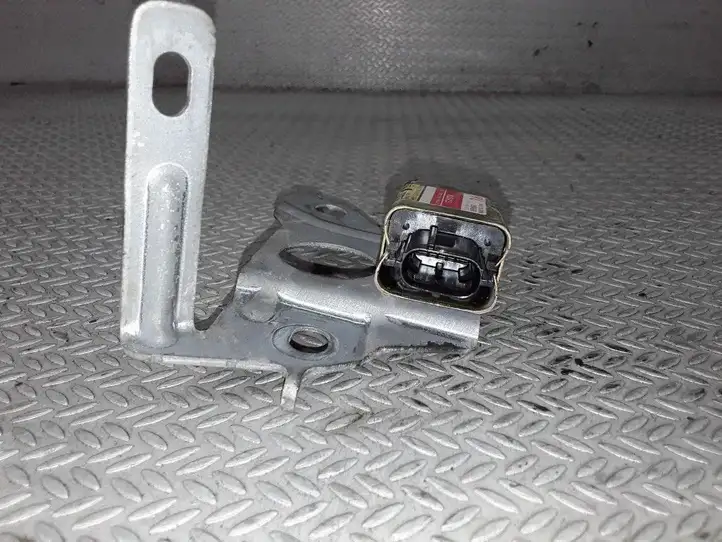 Toyota RAV 4 (XA20) (2000 - 2005) 8983342020 Датчик удара SRS — фото 2