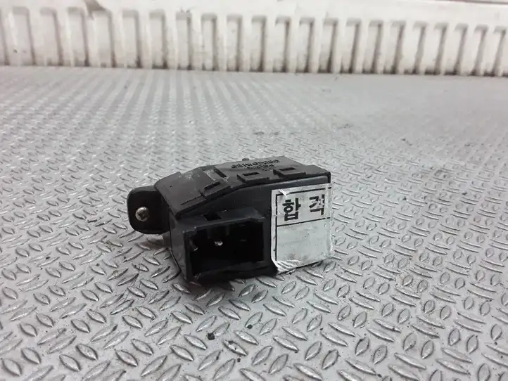 Hyundai Santa Fe (2000 - 2005) Кнопка стеклоподъемников — фото 2