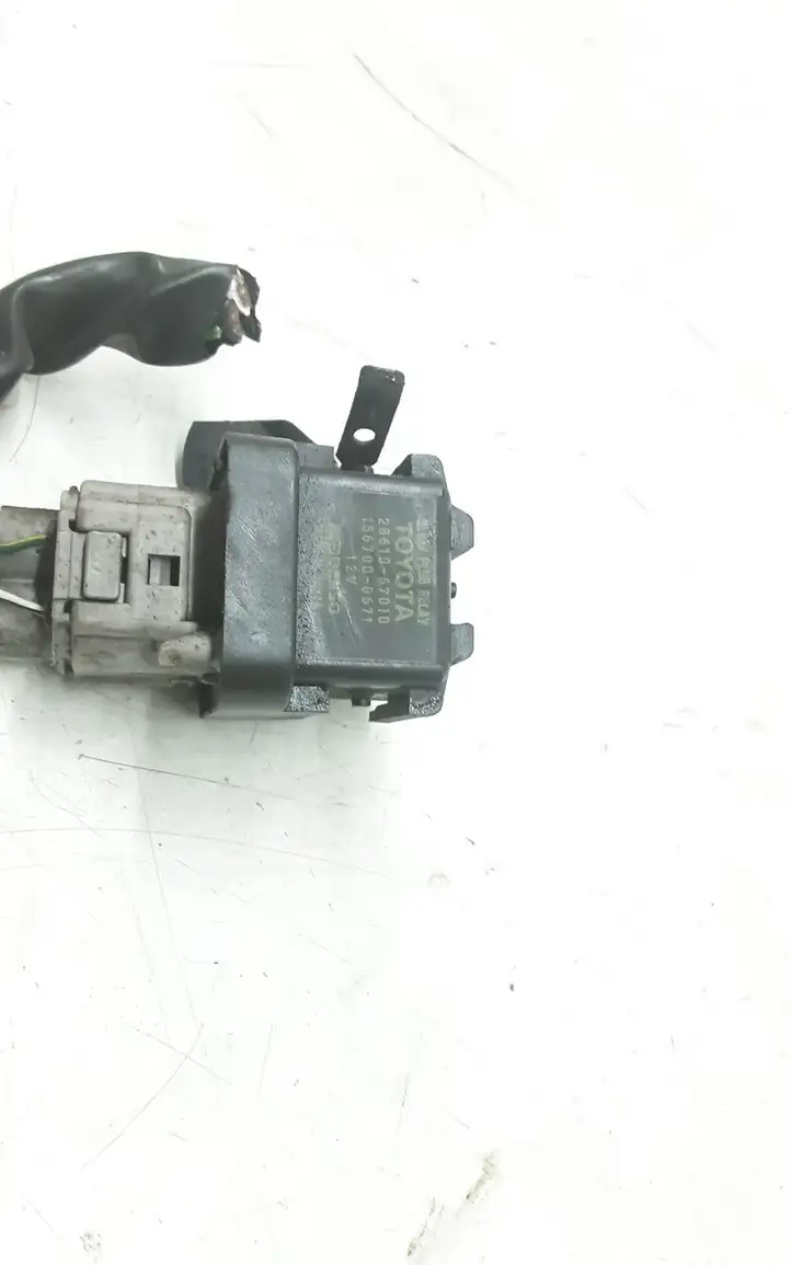 Toyota Avensis Verso (2001 - 2004) 2861067010 Реле накала свечей — фото 1