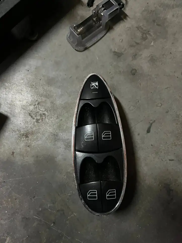 Mercedes-Benz E W211 (2002 - 2009) A2118213679 Блок кнопок стеклоподъемников — фото 1