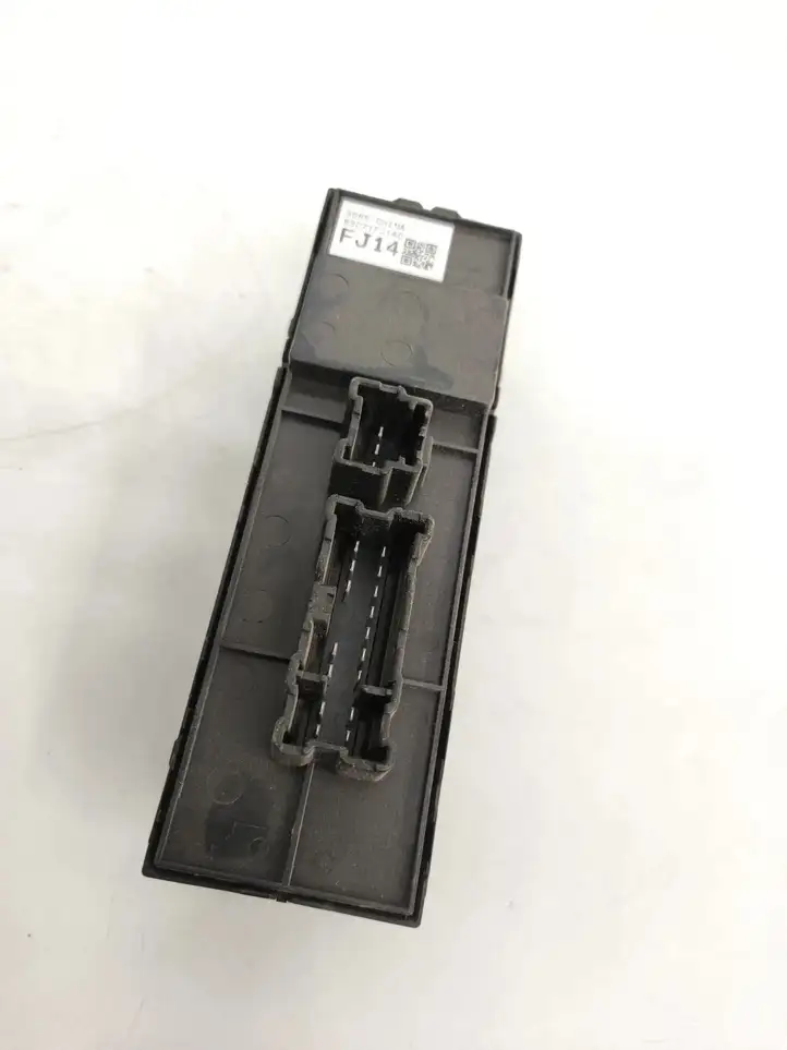 Subaru Impreza IV (2013 - 2016) 83071FJ140 Блок кнопок стеклоподъемников — фото 3
