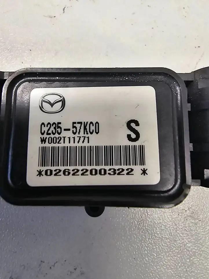 Mazda 5 (2005 - 2010) C23557KC0 Датчик удара SRS — фото 1
