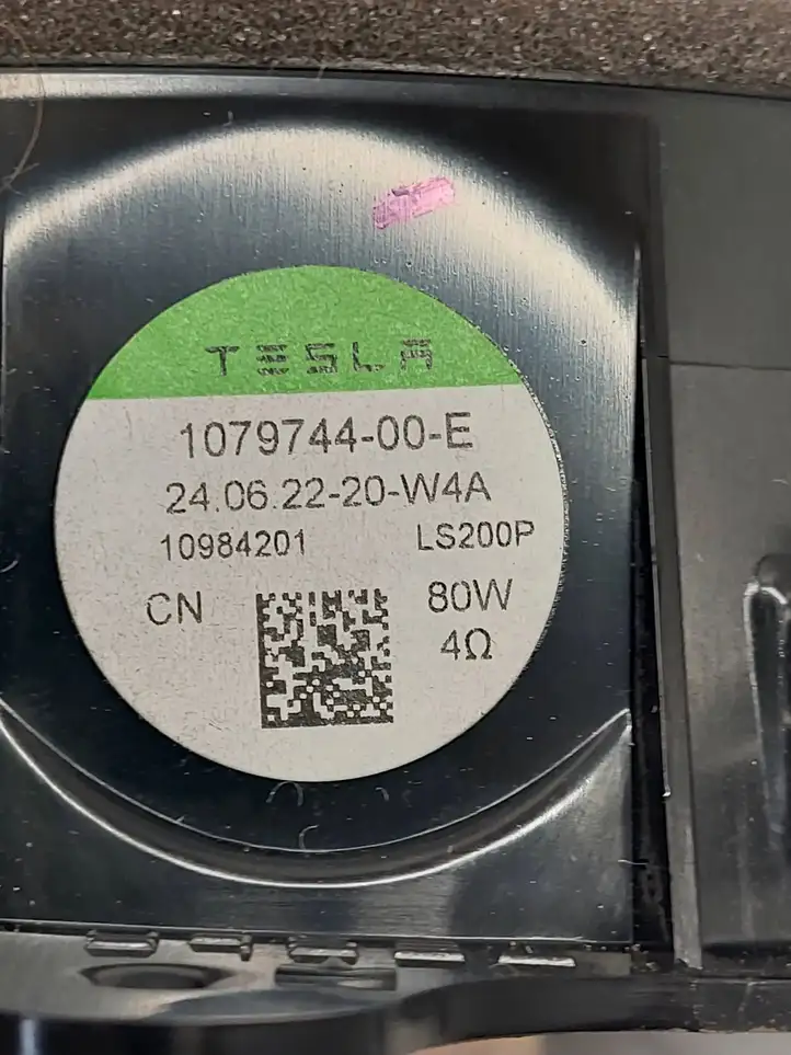 Tesla Model 3 (2017 - 2023) 107974400E Динамики передних дверей — фото 4