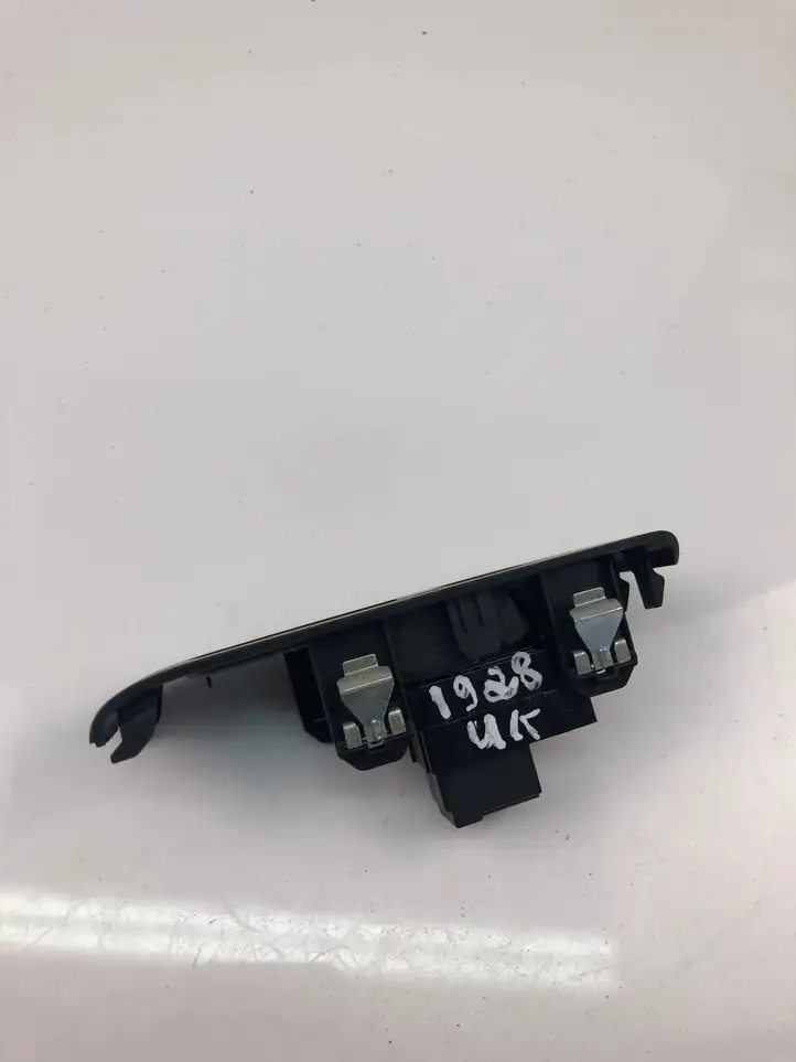 Volvo XC40 (2017 - ) 31456060 Кнопка стеклоподъемников — фото 1