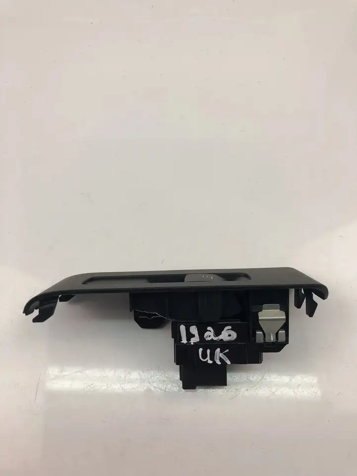 Volvo XC40 (2017 - ) 31456060 Кнопка стеклоподъемников — фото 1