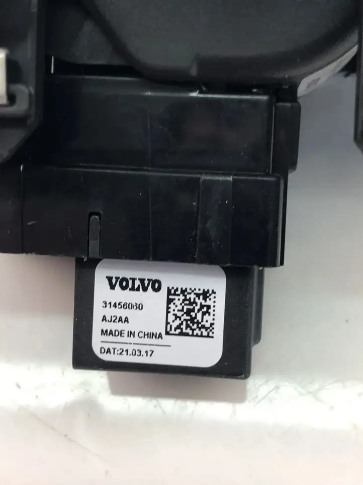 Volvo XC40 (2017 - ) 31456060 Кнопка стеклоподъемников — фото 3
