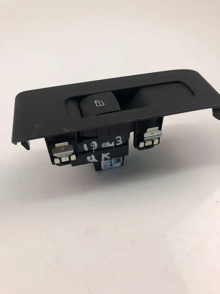 Volvo XC40 (2017 - ) 31456060 Кнопка стеклоподъемников — фото 1