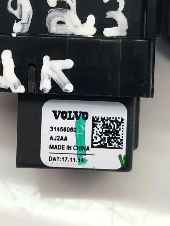 Volvo XC40 (2017 - ) 31456060 Кнопка стеклоподъемников — фото 4