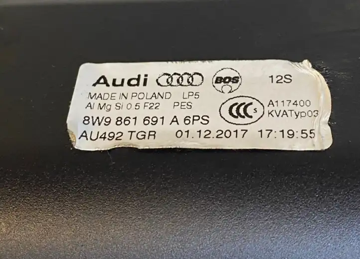 Audi A4 S4 B9 (2015 - 2019) 8W9861691A Шторка — фото 5