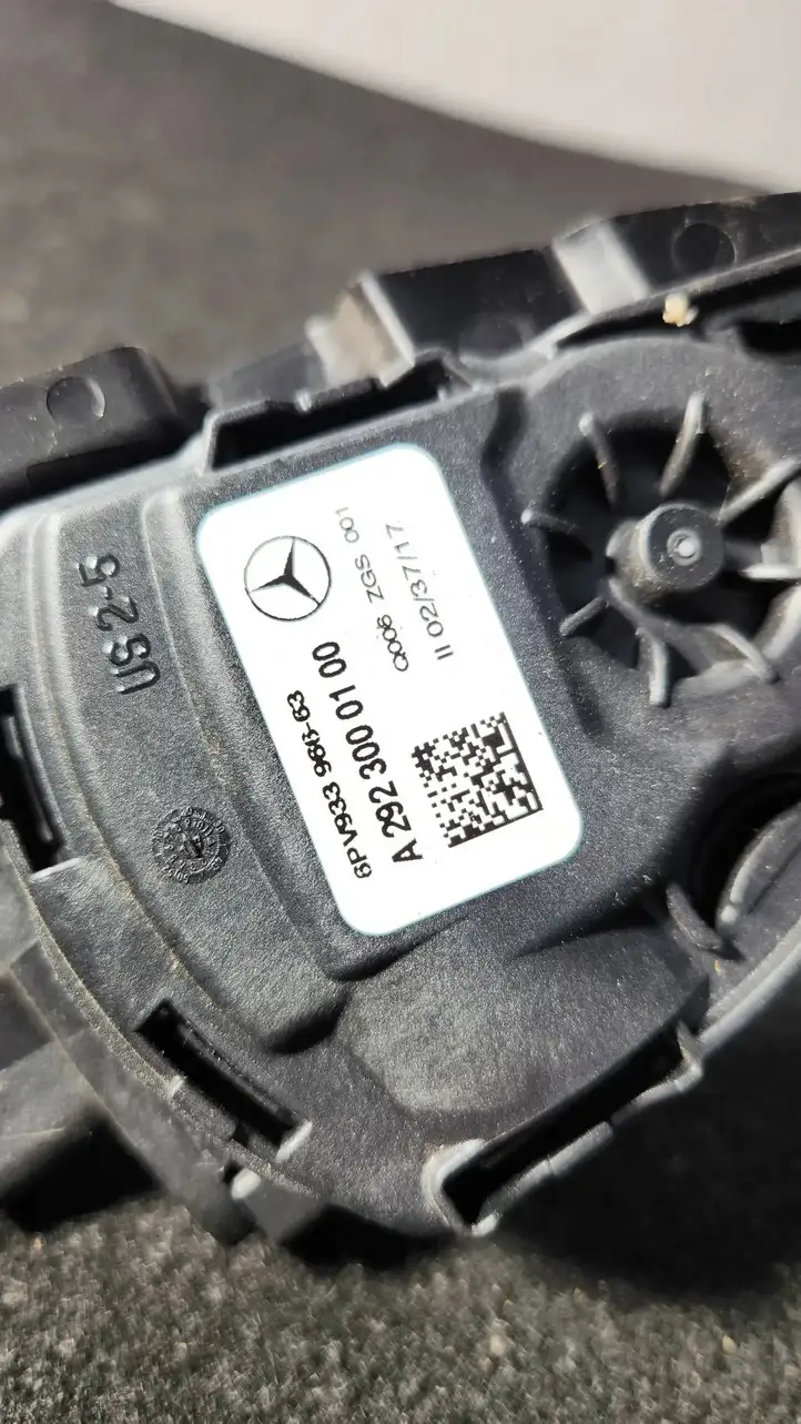 Mercedes-Benz GLE W166/C292 (2015 - 2019) A2923000100 Педаль акселератора — фото 2