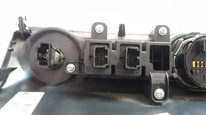 Nissan Navara D23 (2015 - ) 682464KJ0A Отделка внутренней панели салона — фото 3