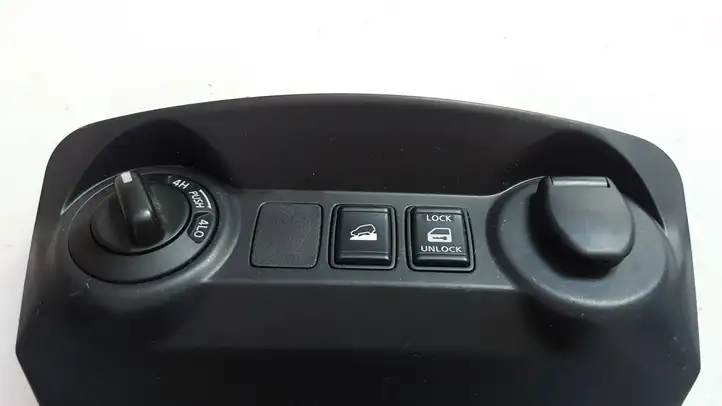 Nissan Navara D23 (2015 - ) 682464KJ0A Отделка внутренней панели салона — фото 6