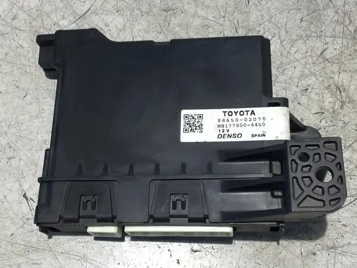 Toyota Auris E180 (2012 - 2018) 8865002D70 Модуль управления кондиционером — фото 1