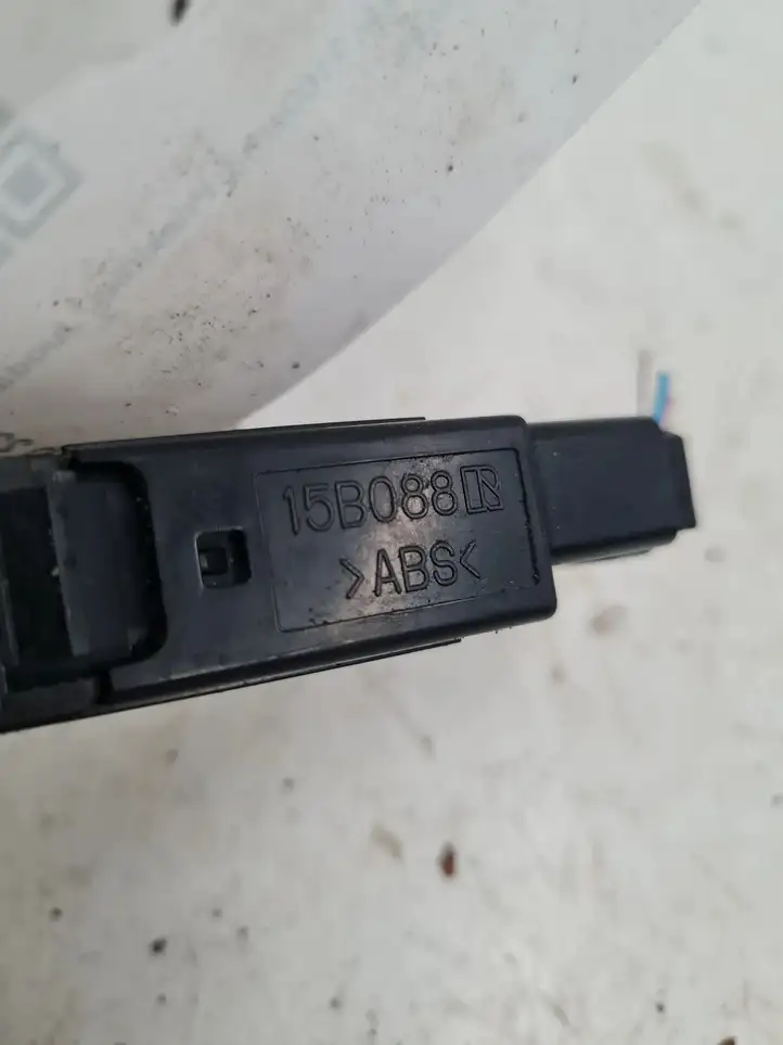 Toyota Yaris (2005 - 2009) 0883067 Включатель обогрева — фото 3