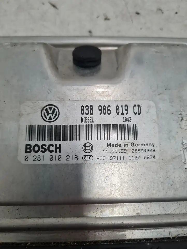Volkswagen PASSAT B5.5 (2001 - 2005) 038906019CD Блок управления двигателем (ЭБУ) — фото 3