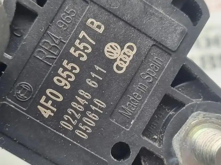 Audi A6 S6 C6 4F (2008 - 2011) 4F0955557B Датчик удара SRS — фото 4