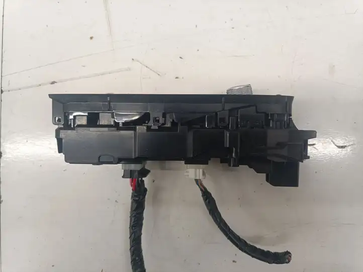 Subaru Forester SK (2018 - 2025) 83071SJ800 Блок кнопок стеклоподъемников — фото 2