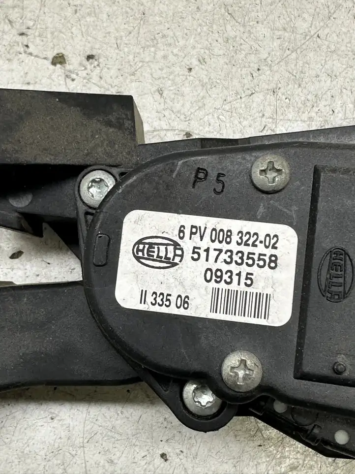 Fiat Croma (2005 - 2011) 51733558 Педаль акселератора — фото 2