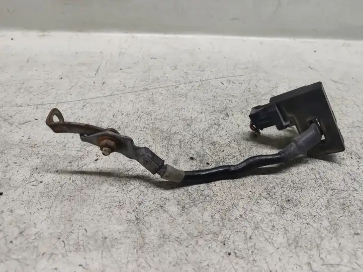 Toyota Verso (2012 - 2015) Минусовой провод аккумулятора — фото 1