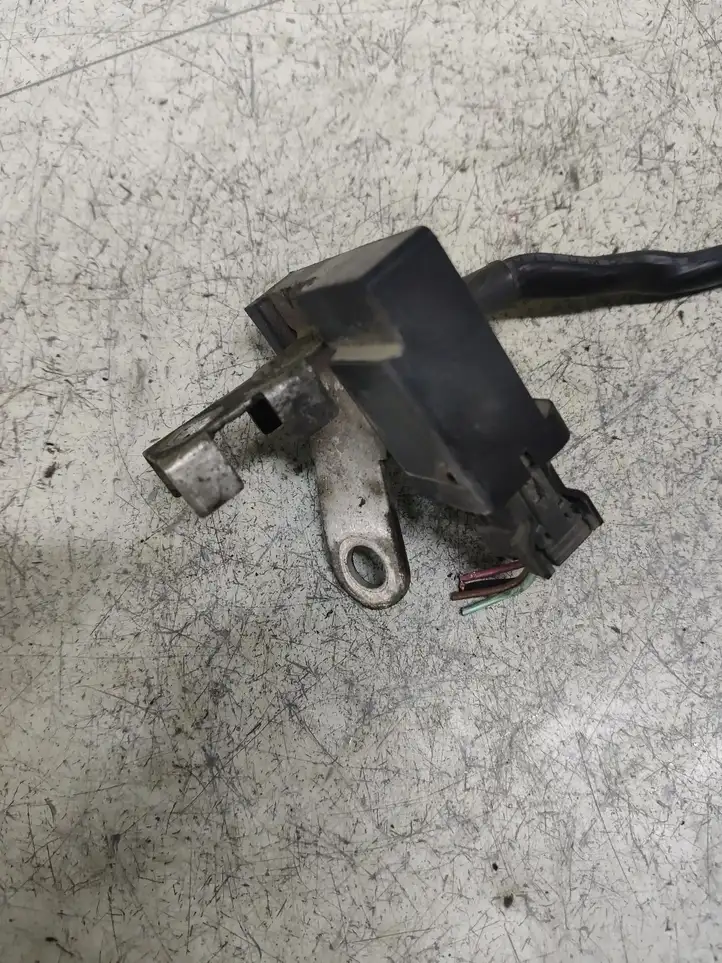 Toyota Verso (2012 - 2015) Минусовой провод аккумулятора — фото 3