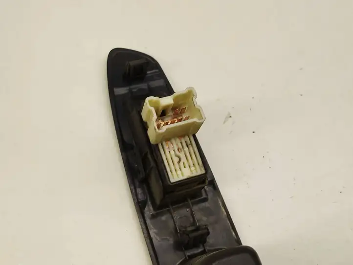Subaru Forester SG (2003 - 2005) Кнопка стеклоподъемников — фото 2