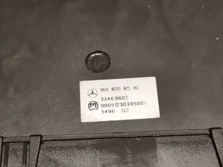 Mercedes-Benz B-class W245 (2005 - 2008) 1698208510 Включатель обогрева — фото 4