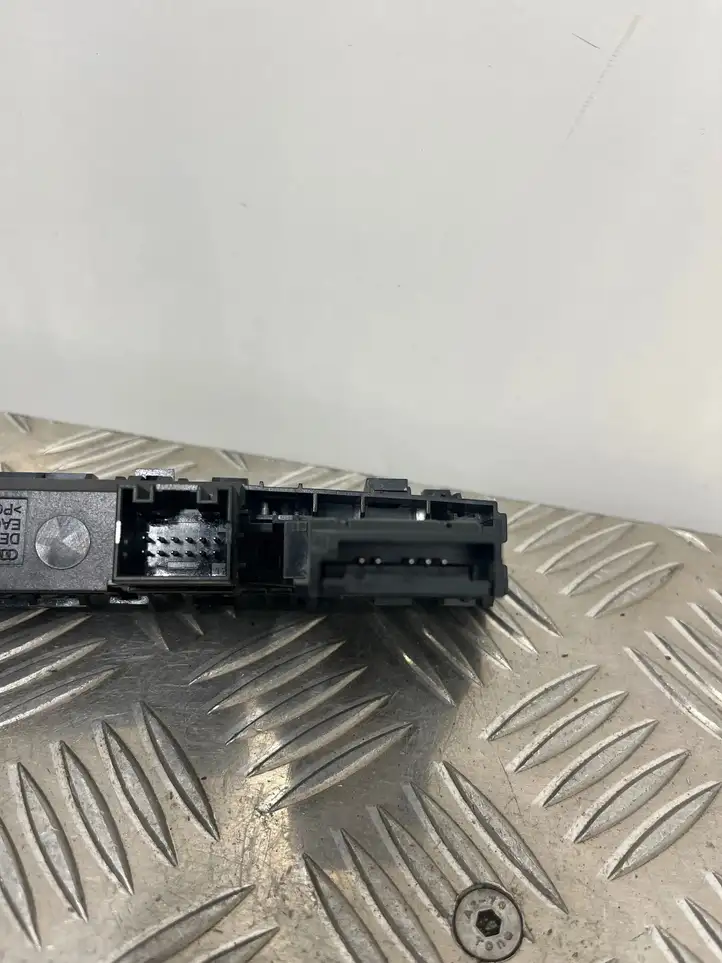 Audi A8 S8 D4 4H (2010 - 2014) 4H1959674 Кнопка парктроника — фото 4