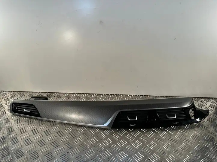 BMW 5 G30 G31 (2016 - ) 708632 Отделка внутренней панели салона — фото 1