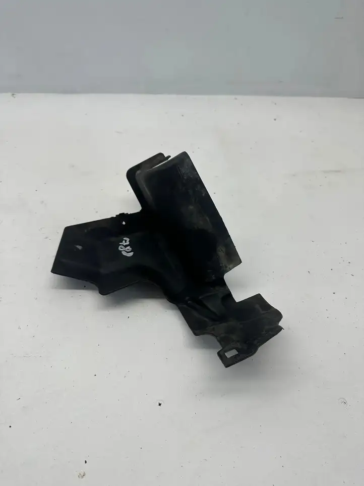 BMW 3 F30 F35 F31 (2012 - 2018) 51757274863 Прочие детали днища — фото 5
