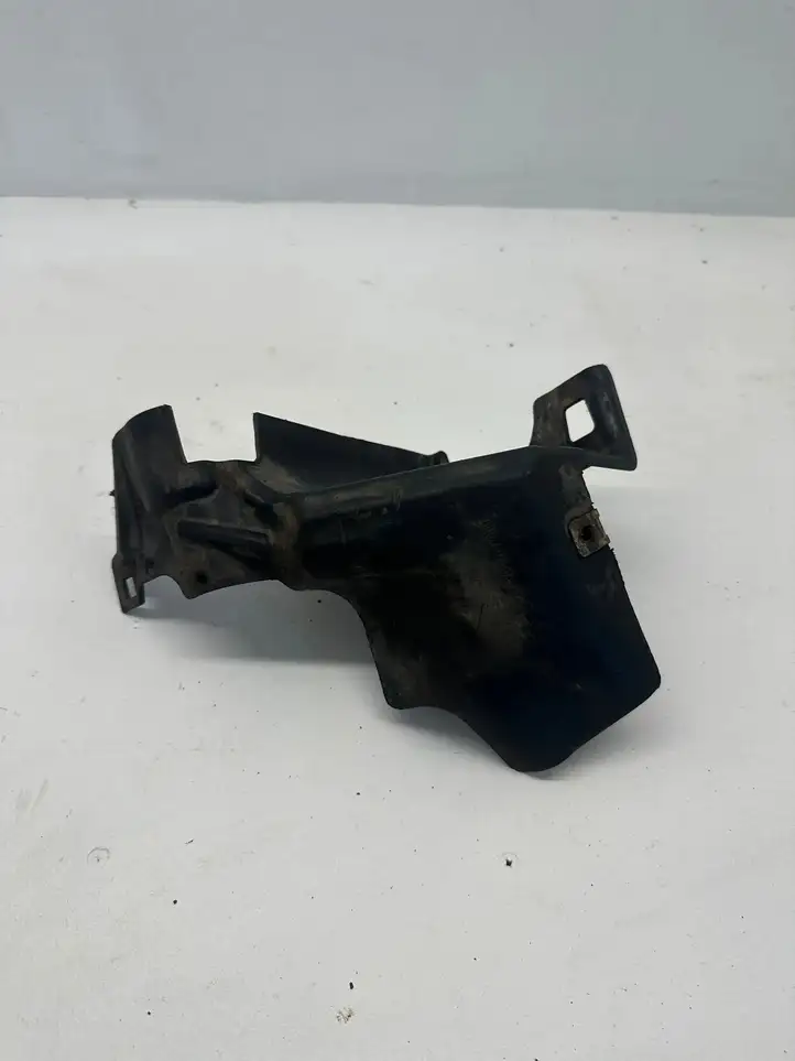 BMW 3 F30 F35 F31 (2012 - 2018) 51757274863 Прочие детали днища — фото 8