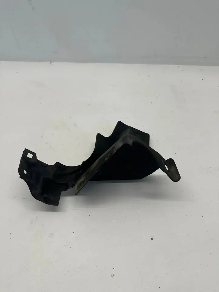 BMW 3 F30 F35 F31 (2012 - 2018) 51757274863 Прочие детали днища — фото 11