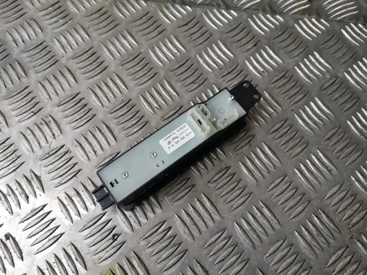 Mercedes-Benz Sprinter W906 (2006 - 2018) 9065451913 Блок кнопок стеклоподъемников — фото 3