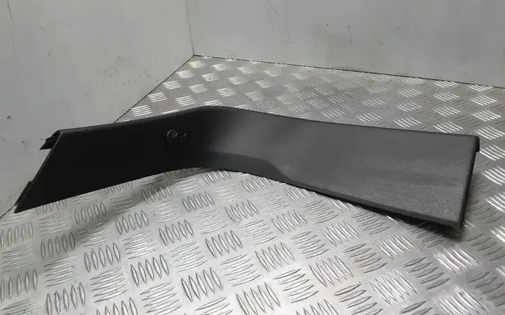(2012 - 2016) 31305468 Обшивка стойки у окна — фото 1