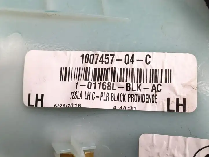 Tesla Model S (2016 - 2021) 1007457-04-C Верхняя обшивка стойки D — фото 3