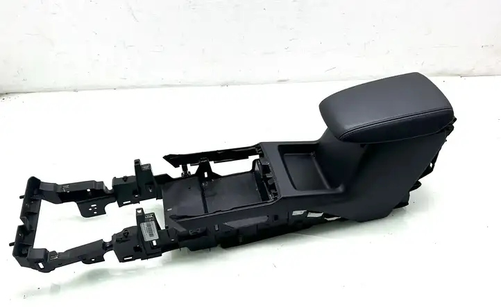 Ford Focus (2019 - ) VX6BA045M62EW Центральная консоль — фото 1
