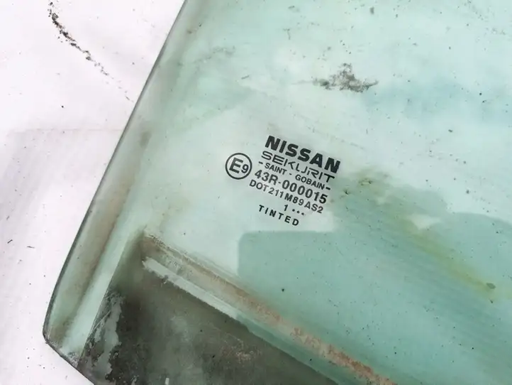 Nissan (2000 - 2006) Стекло задней двери — фото 3