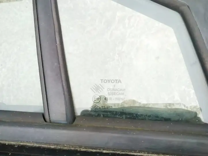 Toyota Corolla Verso AR10 (2004 - 2009) Форточка двери — фото 3