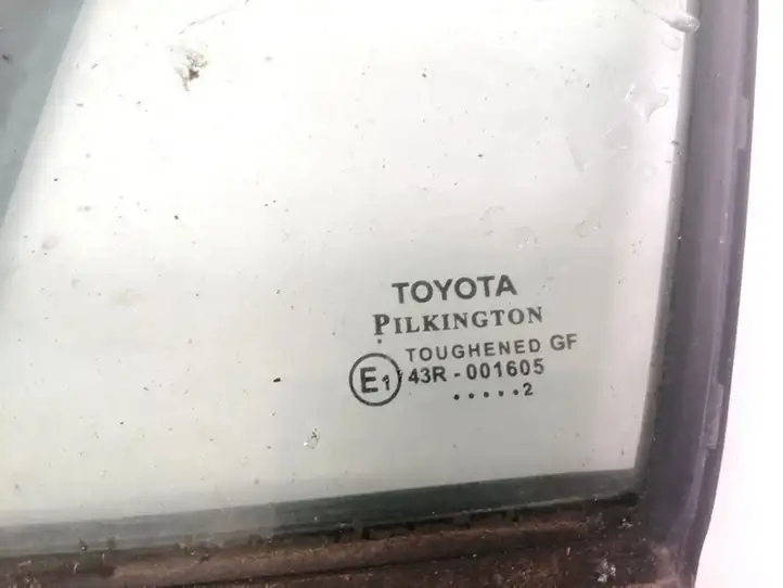 Toyota Avensis T270 (2012 - 2015) 6821605010 Форточка двери — фото 2