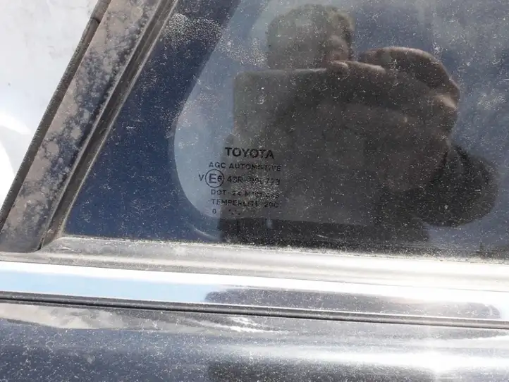 Toyota Avensis T270 (2009 - 2012) Форточка двери — фото 2