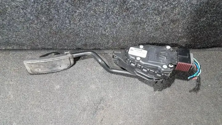Nissan Primera (2001 - 2008) 18002au400 Педаль акселератора — фото 1