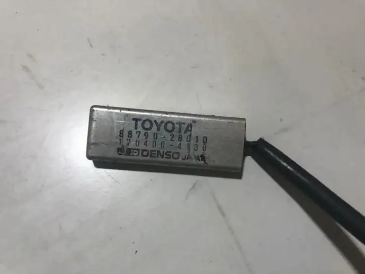 Toyota Corolla E120 E130 (2000 - 2004) 8879028010 Прочие датчики — фото 2