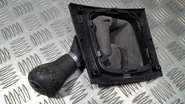 Audi A3/S3 8P (2008 - 2013)  8P0864261 Отделка рычага переключения передач (кожа, головка)