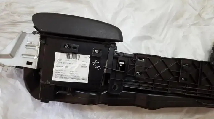 Jaguar XF (2007 - 2015) 8X23F045H38A Подлокотник — фото 2