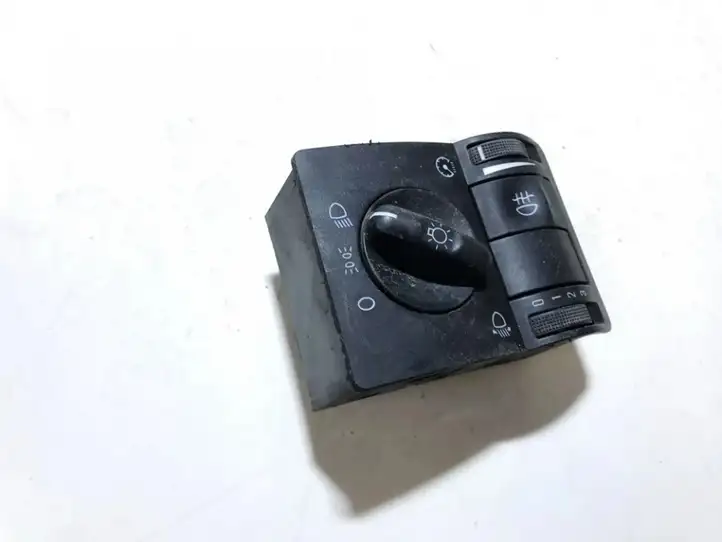 Opel Corsa C (2000 - 2003) 9116612 Включатель фонарей — фото 1