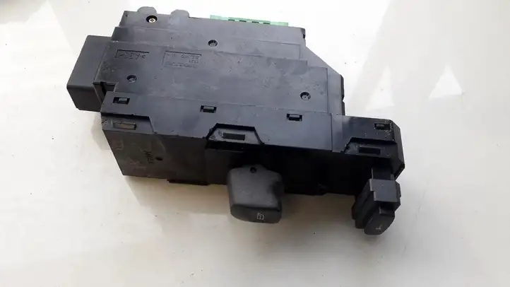 Volvo S60 (2000 - 2004) 30658117 Кнопка стеклоподъемников — фото 1