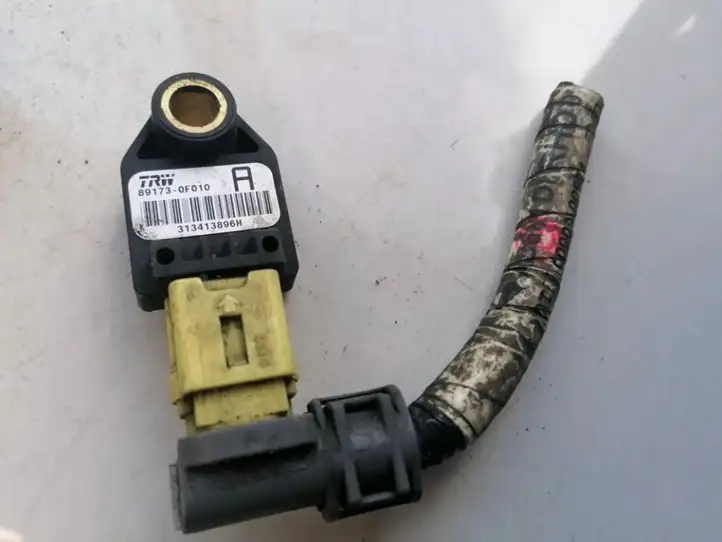Toyota Corolla Verso AR10 (2004 - 2009) 891730F010 Датчик удара SRS — фото 1
