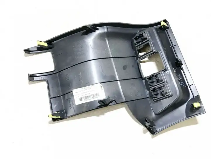 Toyota Auris 150 (2006 - 2012) 5554502040 Прочие детали салона — фото 2