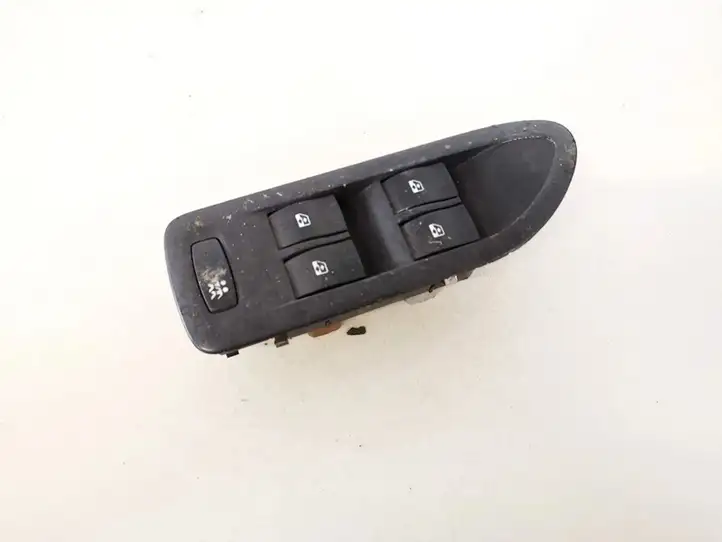 Renault Laguna II (2001 - 2005) Кнопка стеклоподъемников — фото 1