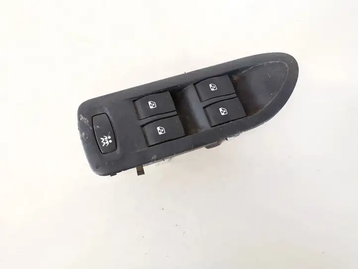 Renault Vel Satis (2002 - 2005) 26515 Кнопка стеклоподъемников — фото 1