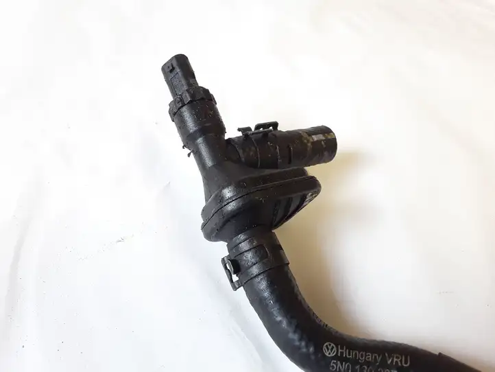 Volkswagen PASSAT B6 (2005 - 2010) 03L919824C Датчик температуры топлива — фото 3